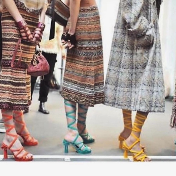 Chanel - Picture 3 of 3